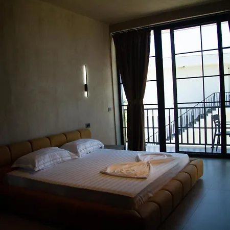 Otel Posh 5*