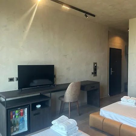 Posh Hotel 5*