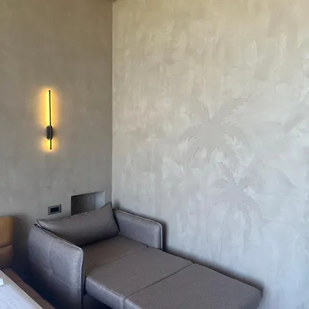 Posh Otel Rrogozhine