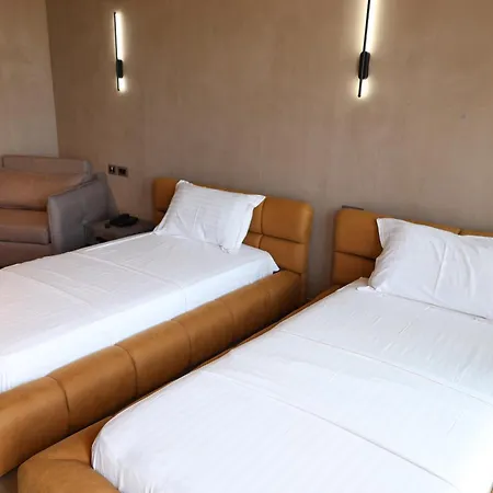 Posh Hotel 5*