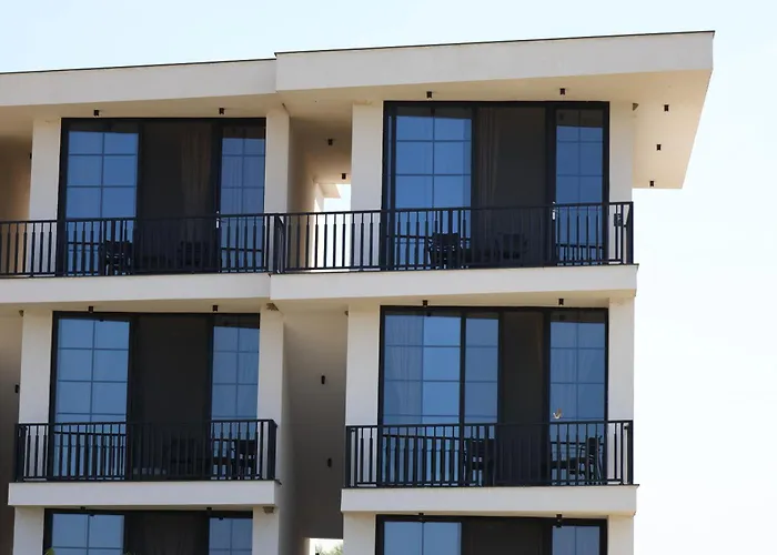 Posh Hotel Rrogozhine