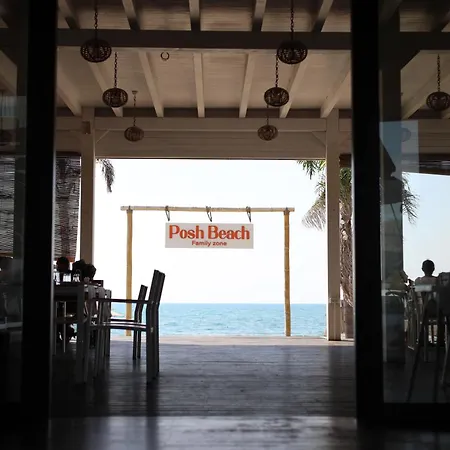 酒店 Posh Rrogozhine