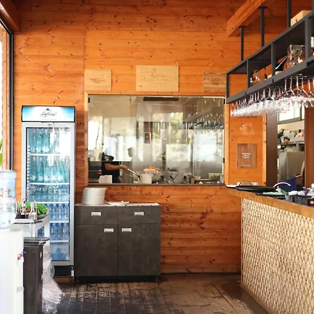 酒店 Posh Rrogozhine